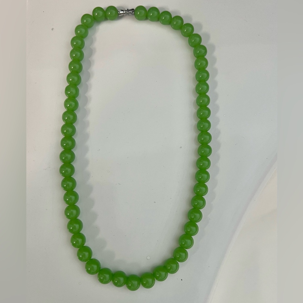 Jade Apple Green Beaded Necklace